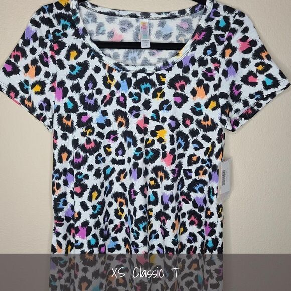 LuLaRoe Classic Tee XS Colorful Animal Print NEW - Picture 1 of 1